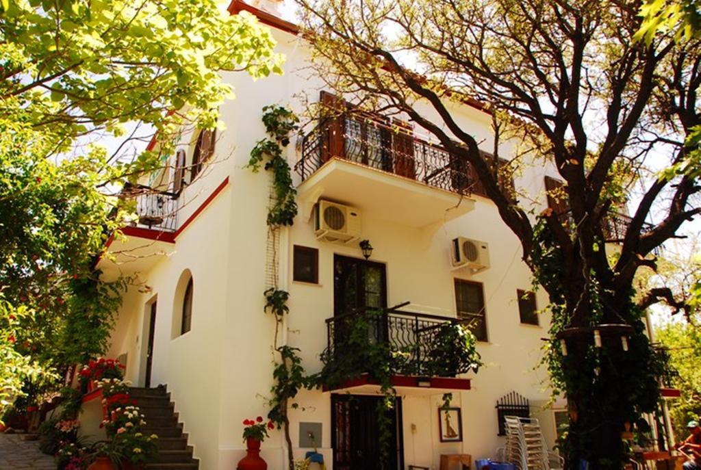 Atzanou Rooms Kamariotissa Экстерьер фото